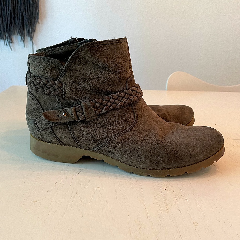 Teva olive suede ankle booties